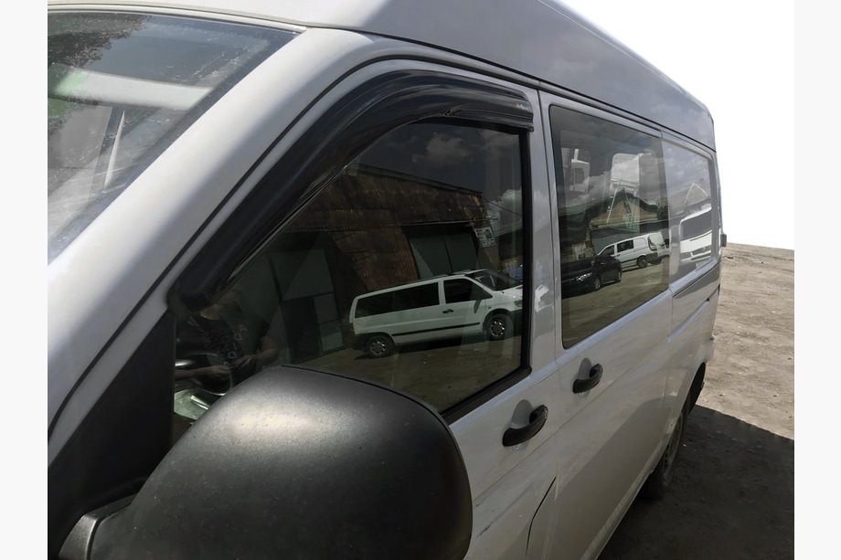Volkswagen T5 Caravelle 2004–2010 Vindafvisere til sideruder (2 stk., MyRacing) Image