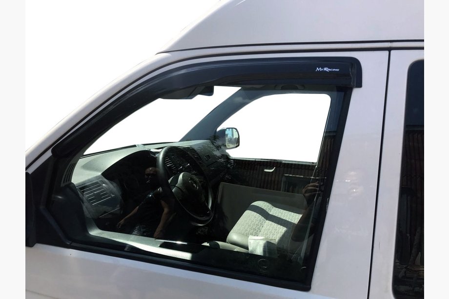 Volkswagen T5 Multivan 2003–2010 Vindafvisere til sideruder (2 stk., MyRacing) Image
