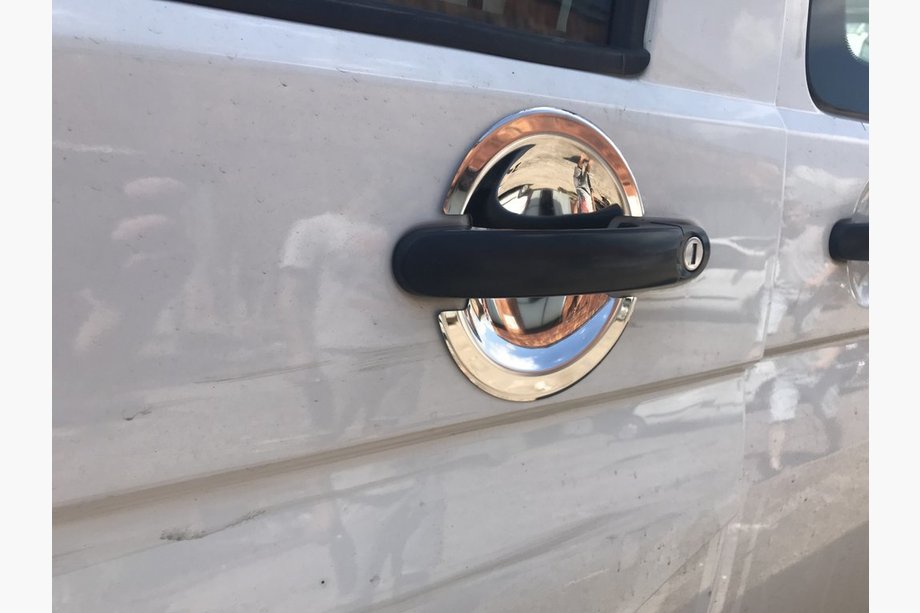 Volkswagen Caddy 2004–2010 Beskyttelse til dørhåndtagskåle (3 stk., rustfrit stål) Carmos - Tyrkisk stål, 3 stk. Image