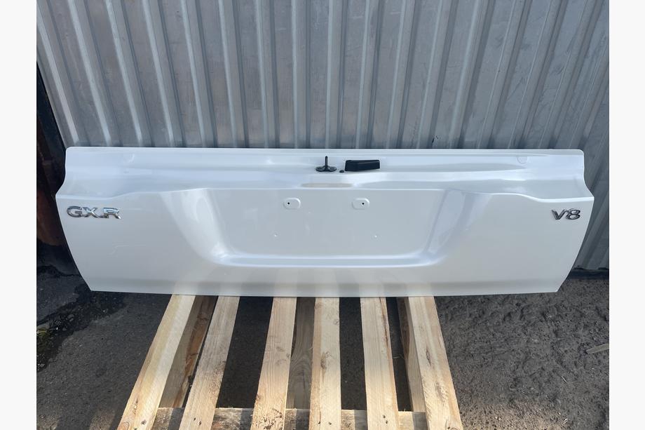 Toyota Land Cruiser 200 2007–2021 Nederste bagklap 2016+ hvid (brugt, original) Image