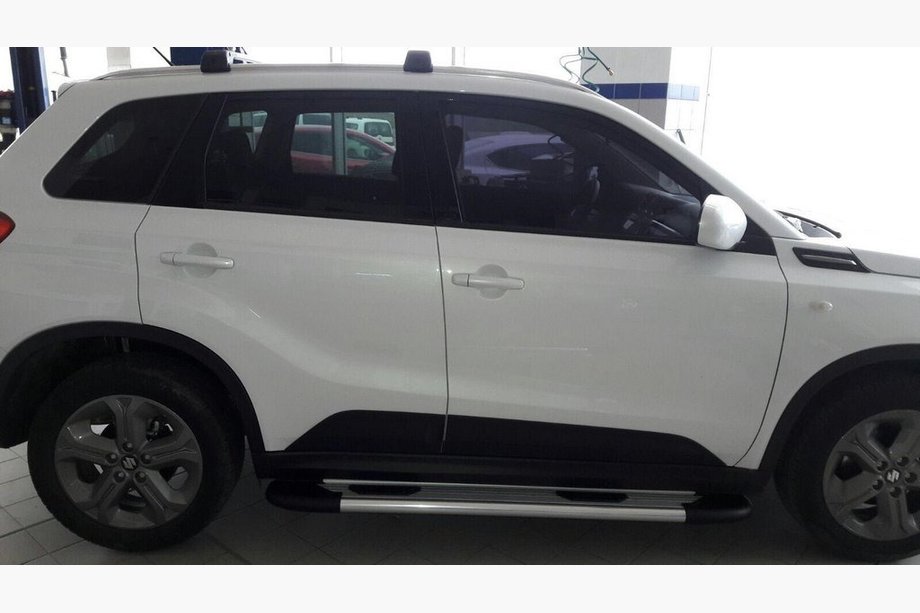 Suzuki Vitara 2015– Bosphorus OLD Grey sidetrin (2 stk., aluminium) Image