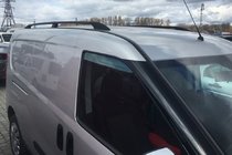 Fiat Doblo II 2010–2022 Sorte tagrælinger foto 1