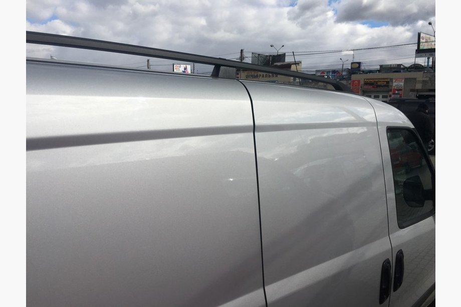 Fiat Doblo II 2010–2022 Sorte tagrælinger Standard, Plastfødder Foto 6
