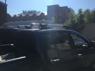 Mitsubishi L200 2006–2015 Sorte tagrælinger (med tværstænger) foto 4