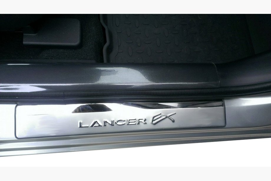 Mitsubishi Lancer X 2008– TILBUD!! Dørtrinslister til Lancer EX Image