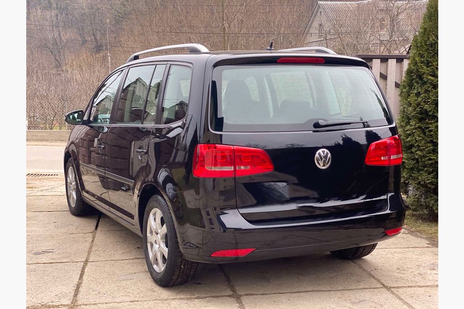 Volkswagen Touran 2003–2010 Tagrælinger Skyport (mat grå) Foto 3