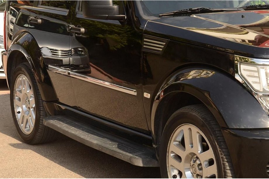 Dodge Nitro 2006–2011 Dørlister i rustfrit stål Image
