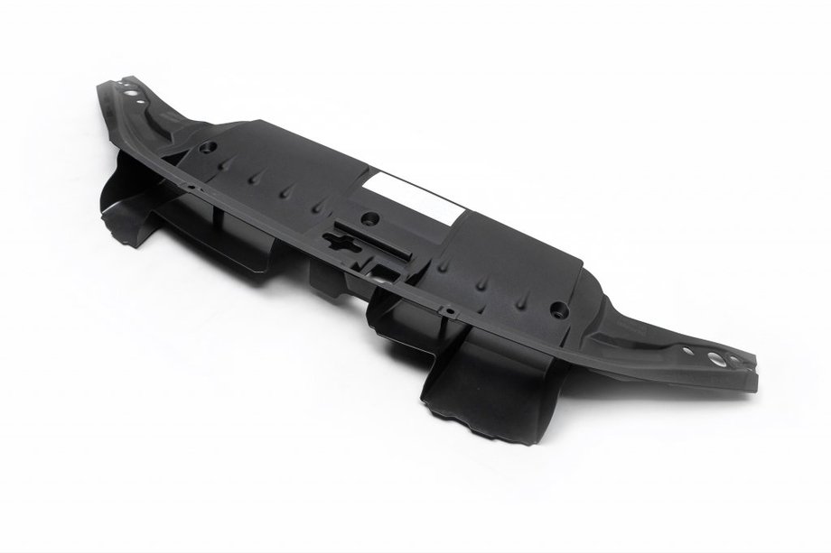 Toyota Land Cruiser 200 2007–2021 Plastafdækning under intercooler til 4.5 diesel Image