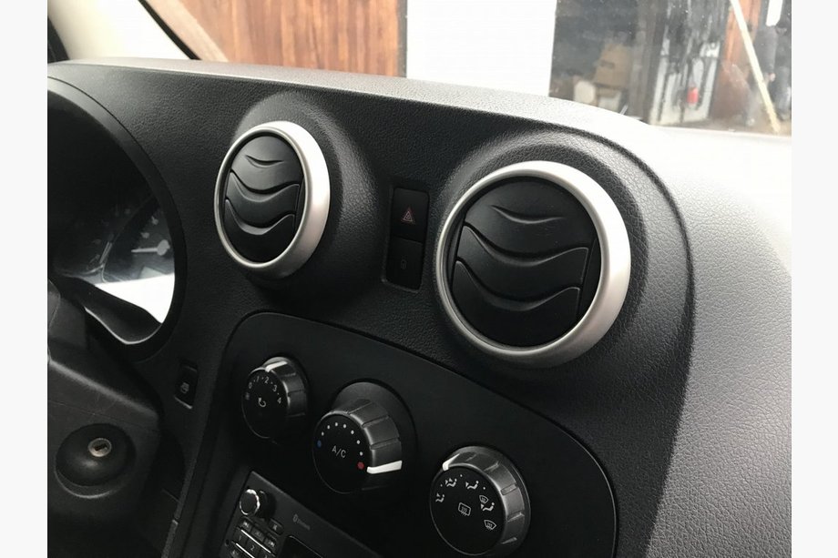 Mercedes Citan 2013–2021 Rammer til indvendige ventilationsdyser (4 stk., rustfrit stål) Image