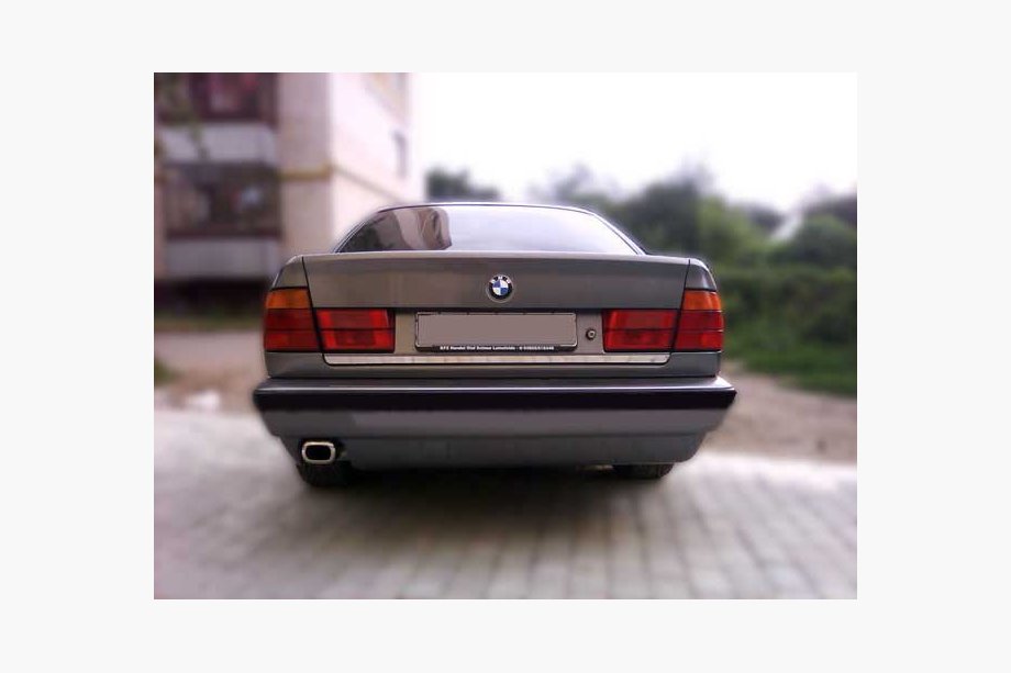 BMW 5-serie E34 1988–1995 Bagagerumskantliste (rustfrit stål) Image