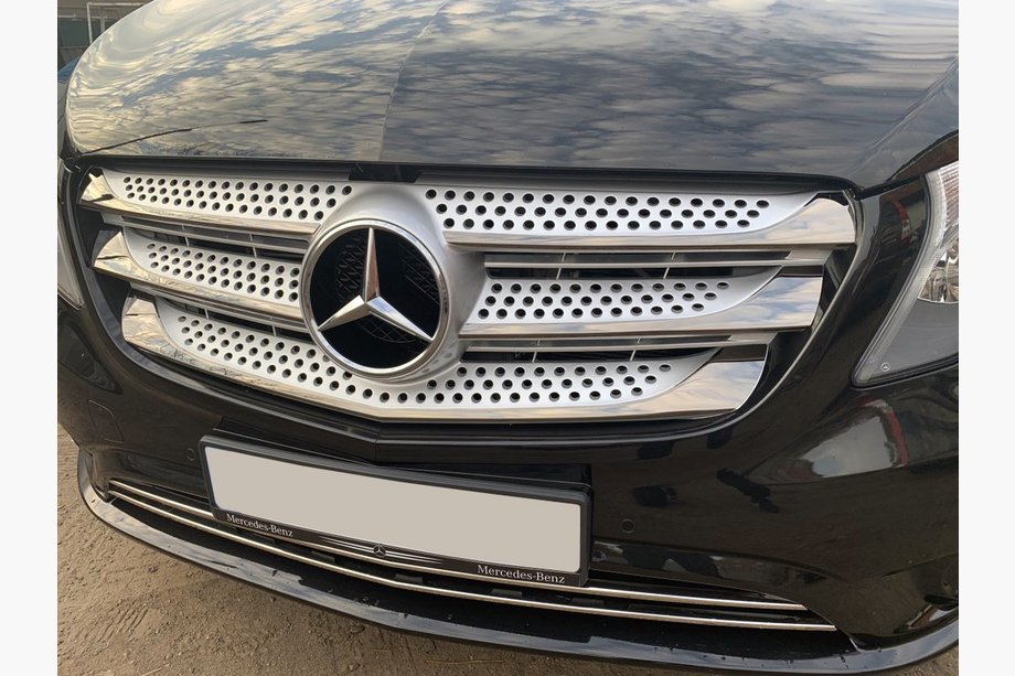 Mercedes Vito/V-klasse W447 2014– Kromlister til grill 2014-2020 (5 stk., BlackChrome) Image