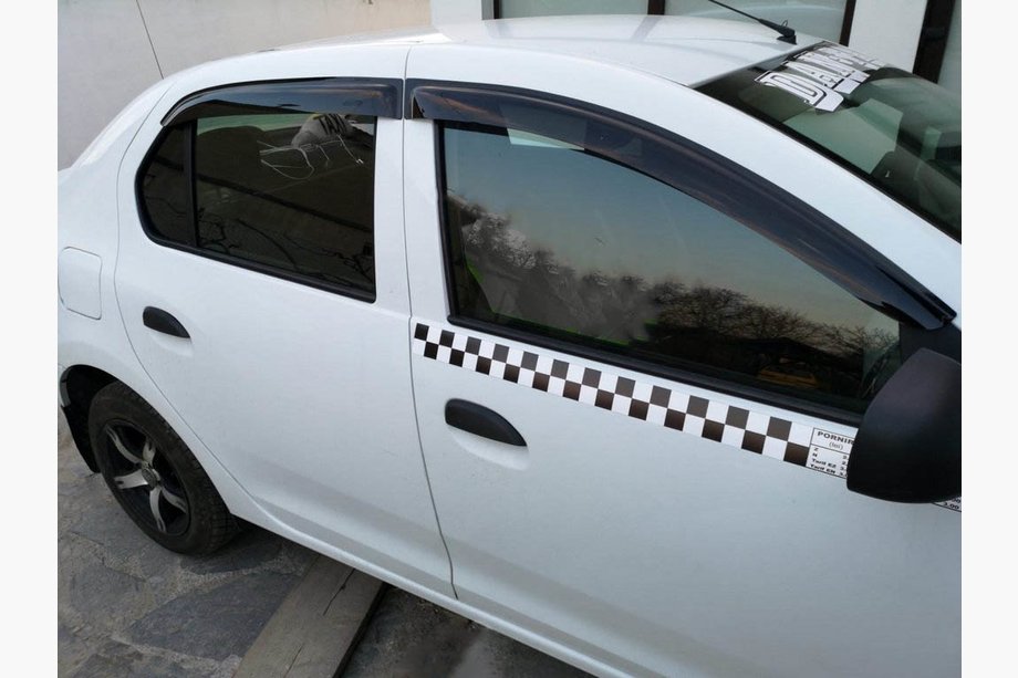 Dacia Sandero 2013–2020 Vindafvisere til sideruder (4 stk., Niken) Image