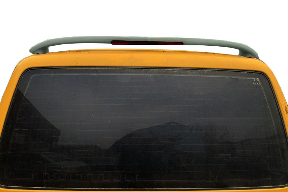 Volkswagen T4 Caravelle/Multivan 1990–2003 Tagspoiler med bremselys isikli (klar til lakering) Image