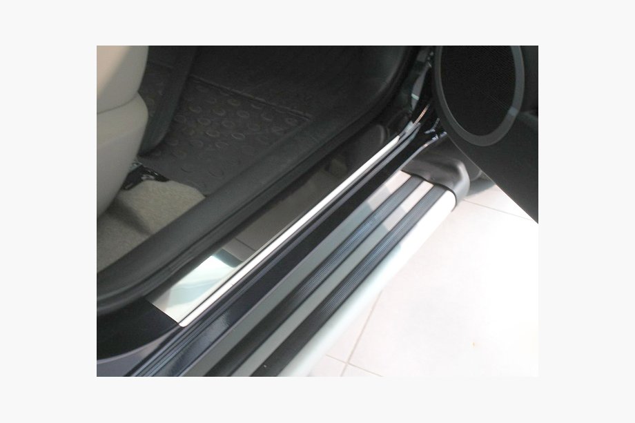 Nissan Leaf 2010–2017 Dørtrinslister Nathaniko (4 stk., rustfrit stål) Standard - Lohmann tape, 0,5 mm Image