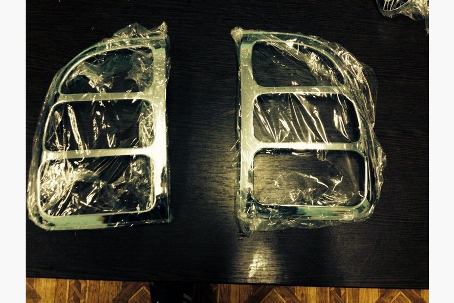Toyota Rav 4 1996–2001 Stoplygte-kromcovers (2 stk., plast) Image