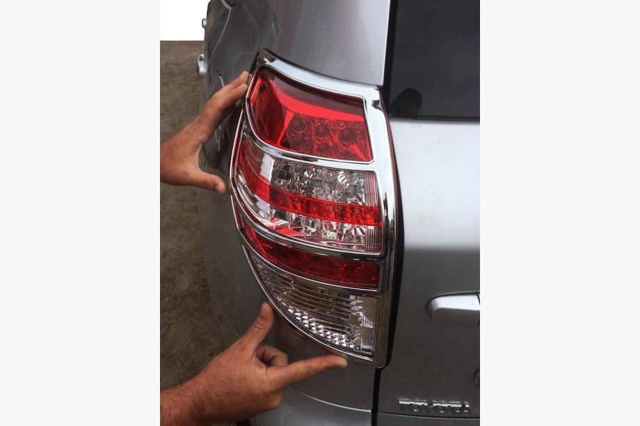 Toyota Rav 4 2006–2013 Krom baglygte-ramme 2009-2012 (2 stk., plast) Image