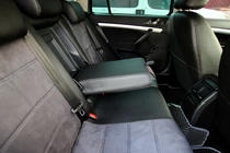 Skoda Octavia II A5 2006–2010 Sædeovertræk i økolæder+stof+Alcantara Antara A001 (komplet kabinesæt) foto 4