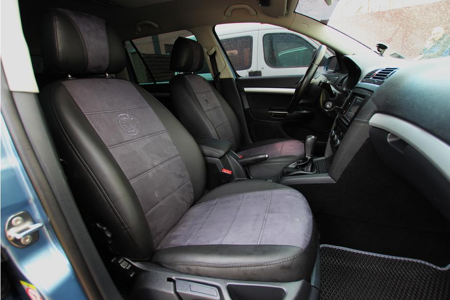 Skoda Octavia II A5 2006–2010 Sædeovertræk i økolæder+stof+Alcantara Antara A001 (komplet kabinesæt) Image