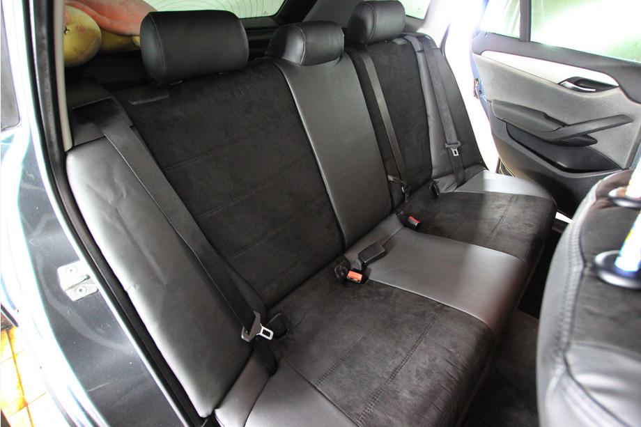 BMW X1 E84 2009–2015 Sædeovertræk i økolæder+stof+Alcantara Antara A001 (komplet kabinesæt) Image
