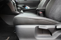 Toyota Yaris/Yaris Cross (XP210) 2020– Sædeovertræk i økolæder+stof+Alcantara Antara A001 (komplet kabinesæt) foto 15