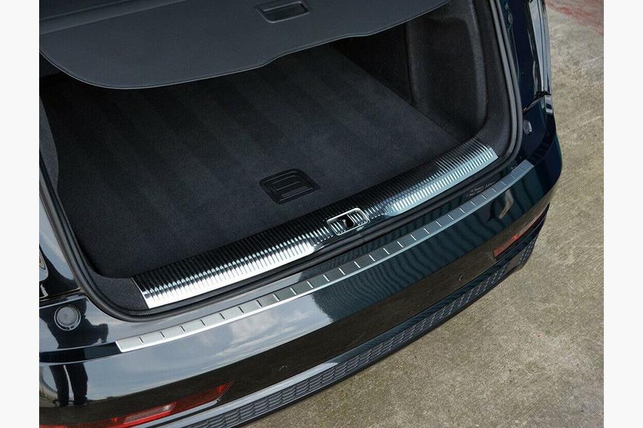 Audi Q3 2011–2019 Krom bagkofangerbeskytter OmsaLine (rustfrit stål) Image
