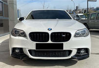 BMW 5-serie F10/F11 2010–2016 Frontspoilerlæbe DPT Flap (til M-Performance, sort højglans) foto 1