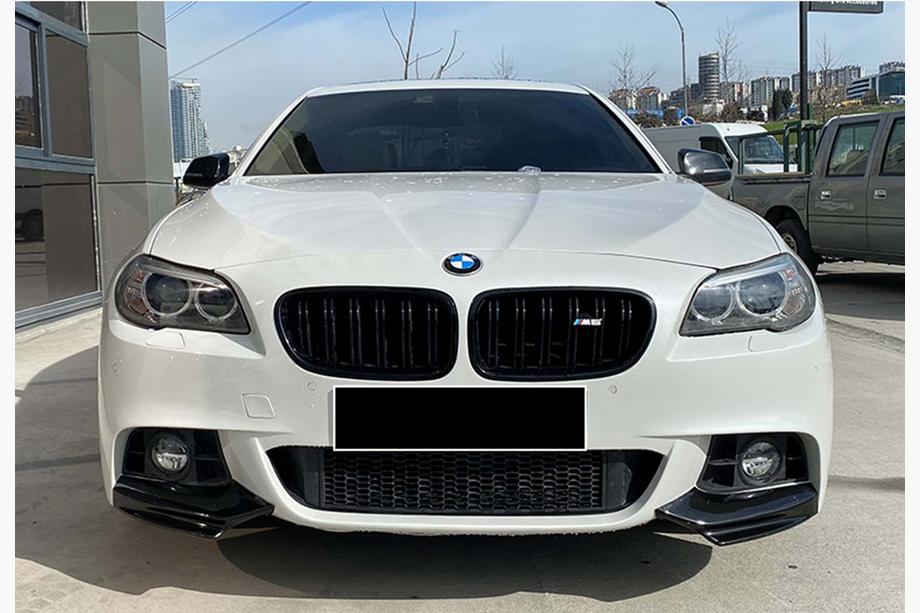 BMW 5-serie F10/F11 2010–2016 Frontspoilerlæbe DPT Flap (til M-Performance, sort højglans) Image