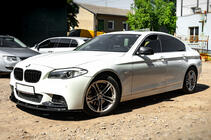 BMW 5-serie F10/F11 2010–2016 Kofangerlæbe foran OmsaLine (sort) foto 4