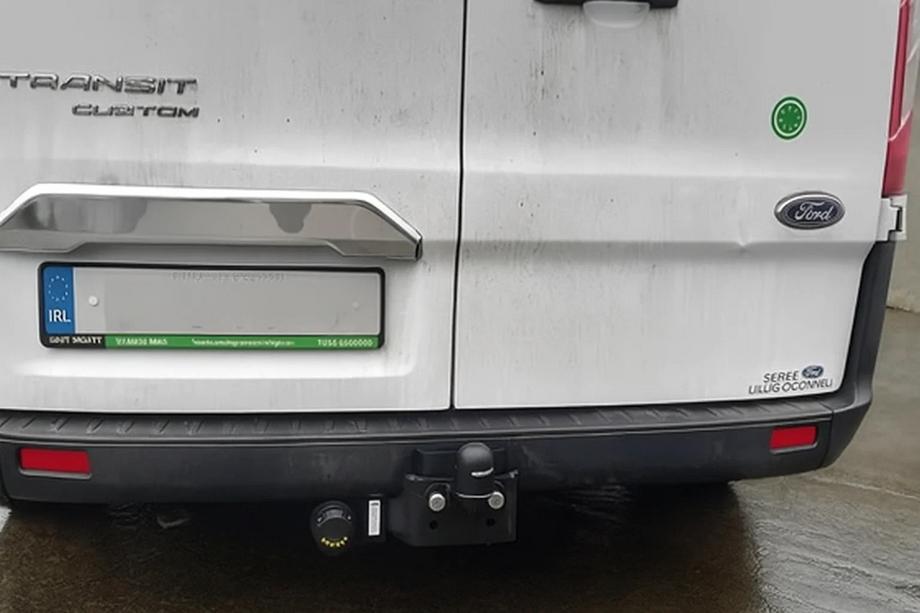 Ford Custom 2013–2022 Kromliste over nummerpladen (2-dørs, rustfrit stål) Image
