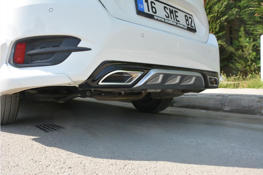 Honda Civic Sedan X 2016–2021 Diffuser til bagkofanger (Meliset, i farve) Image