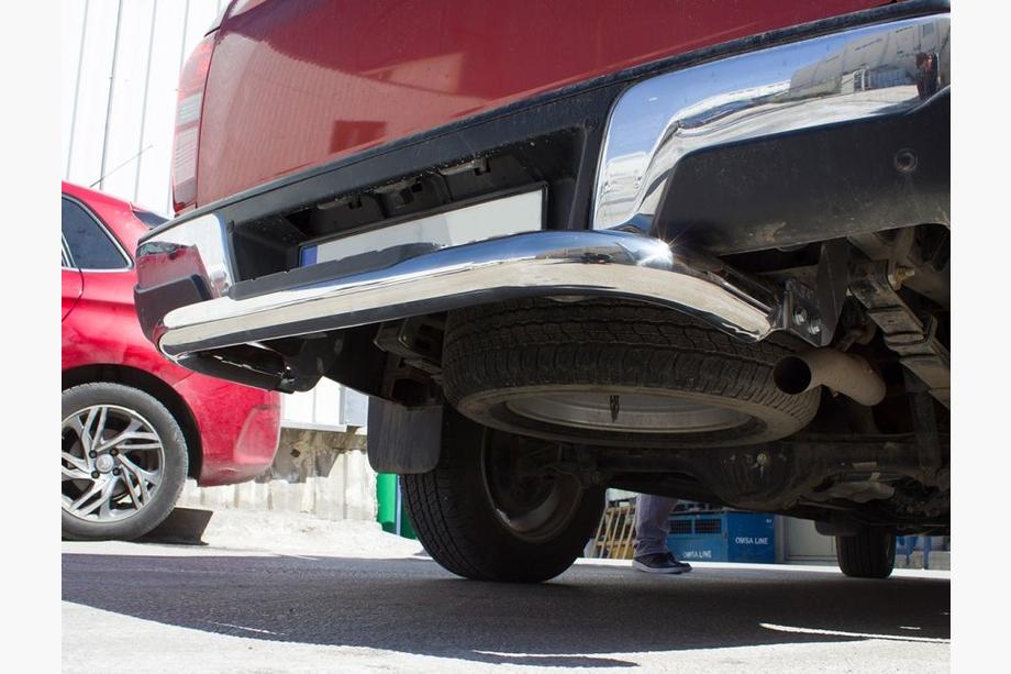 Isuzu D-Max 2019– Bagkofangerbeskytter Amazon Silver (76 mm, rustfrit stål) Image