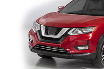 Nissan X-trail T32/Rogue 2014–2021 Rustfri stål pyntelister til kofangergrill (2017-2021, 2 stk) foto 1