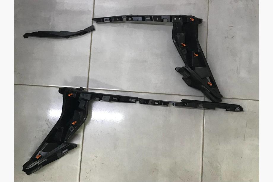 Toyota Land Cruiser Prado 150 2009–2023 Nedsat! Monteringssæt til forlygtevipper (2 stk., til LED) Image
