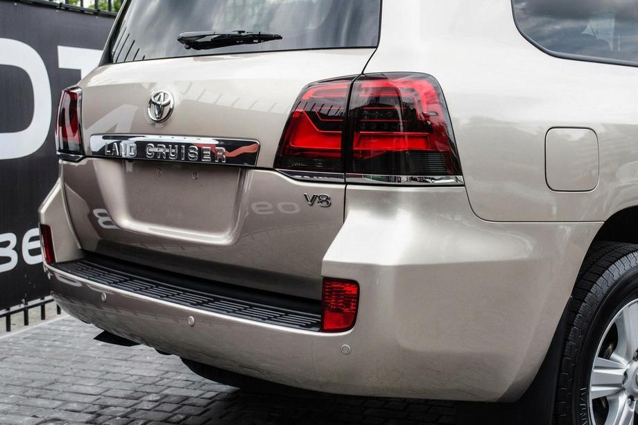Toyota Land Cruiser 200 2007–2021 Baglygter 2007-2015 V2 (design 2016+) Image