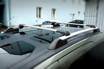 Peugeot Partner Tepee 2008–2018 Låsbare tagbøjler til tagrælinger Skybar V1 (2 stk.) Sort foto 1