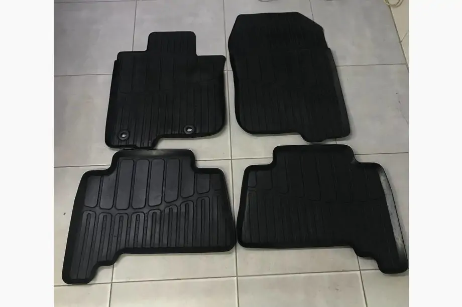 Toyota Land Cruiser Prado 150 2009–2023 Gummimåtter til kabinen (2013-2022, original) brugt Image