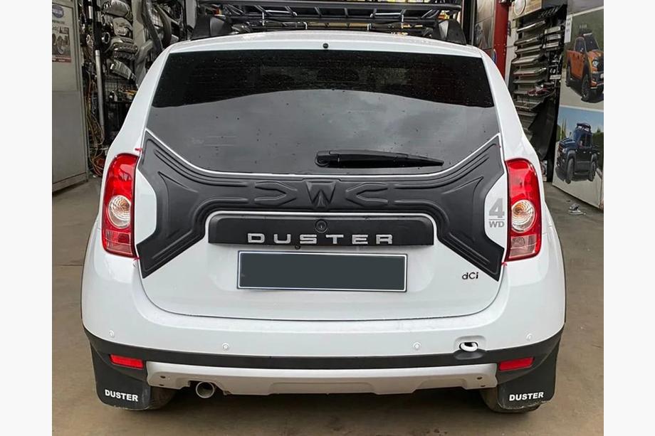 Renault Duster 2008–2017 Plastliste til bagklap Image