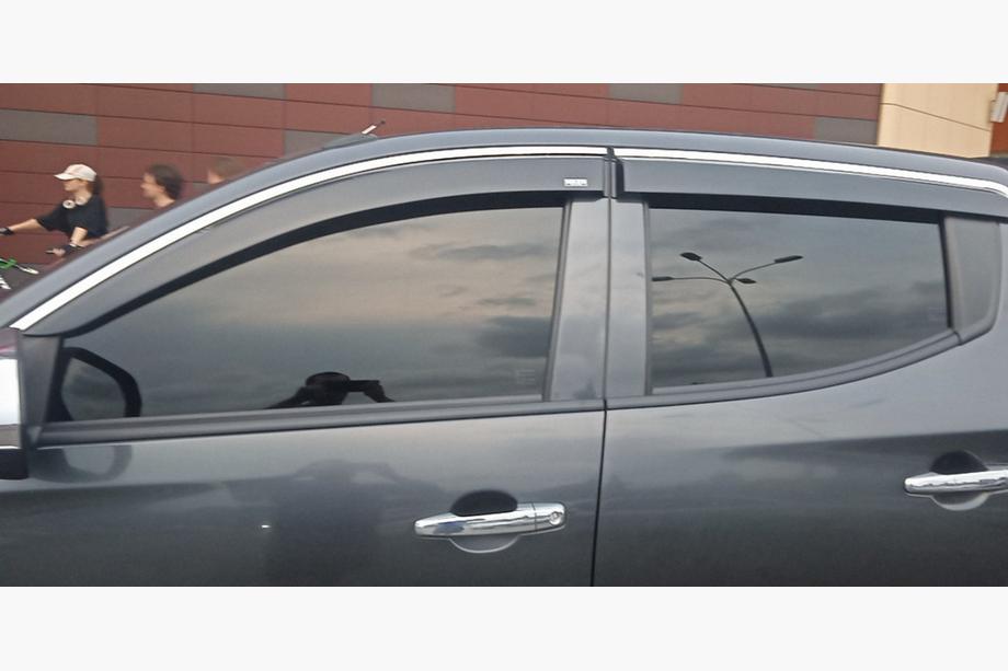 Fiat Fullback 2016– Vindafvisere med kromliste (4 stk., Niken) Image