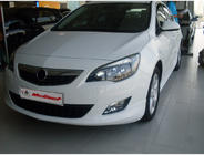 Opel Astra J 2009–2015 Front læbespoiler nederst 2010-2012 (klar til lakering) foto 4