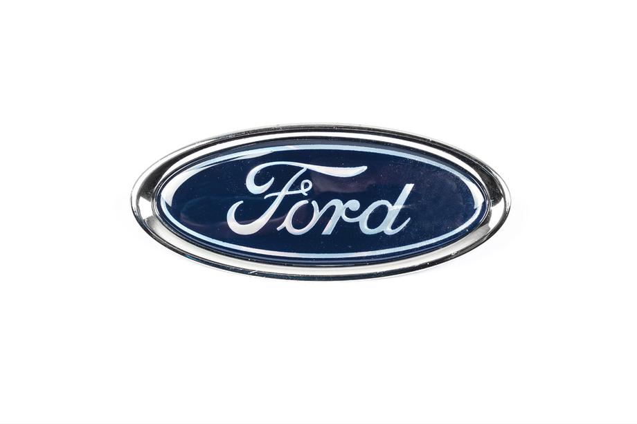 Ford Fiesta 2008–2017 Frontemblem (montering med clips) Image