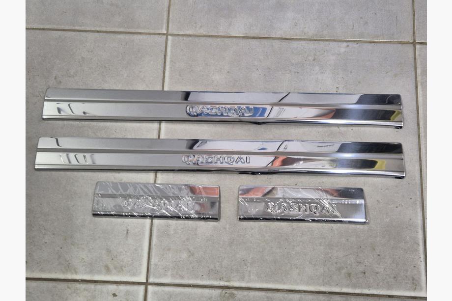 Nissan Qashqai 2007–2010 NEDSAT! Dørtrinslister (Omsa, 4 stk., rustfrit stål) Image