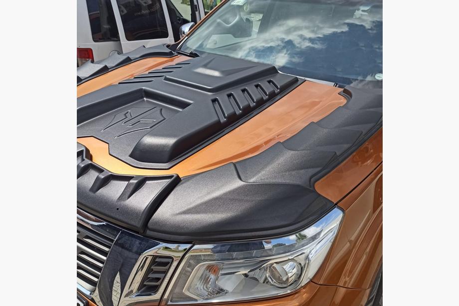 Nissan Navara/NP300 2016– Motorhjelmsbeskytter (ABS) Image