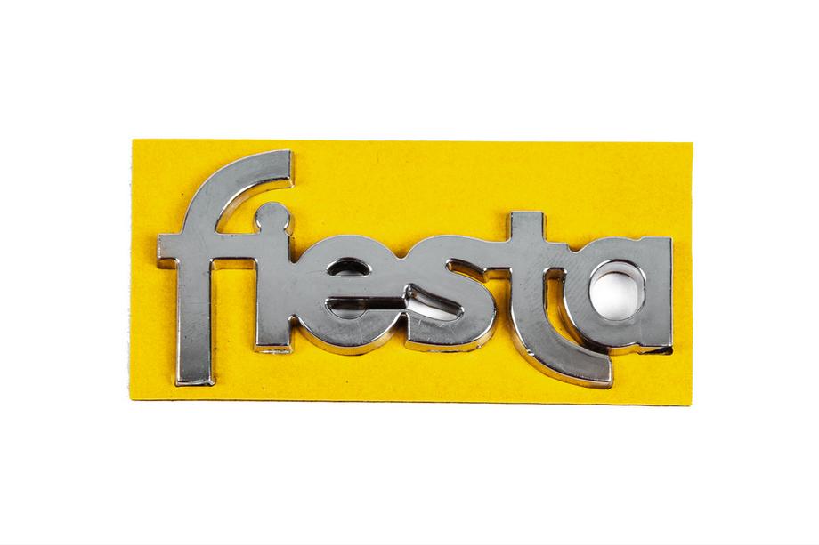 Ford Fiesta 1995–2001 Fiesta 8401a emblem (69 x 35 mm, til dør) Foto 1