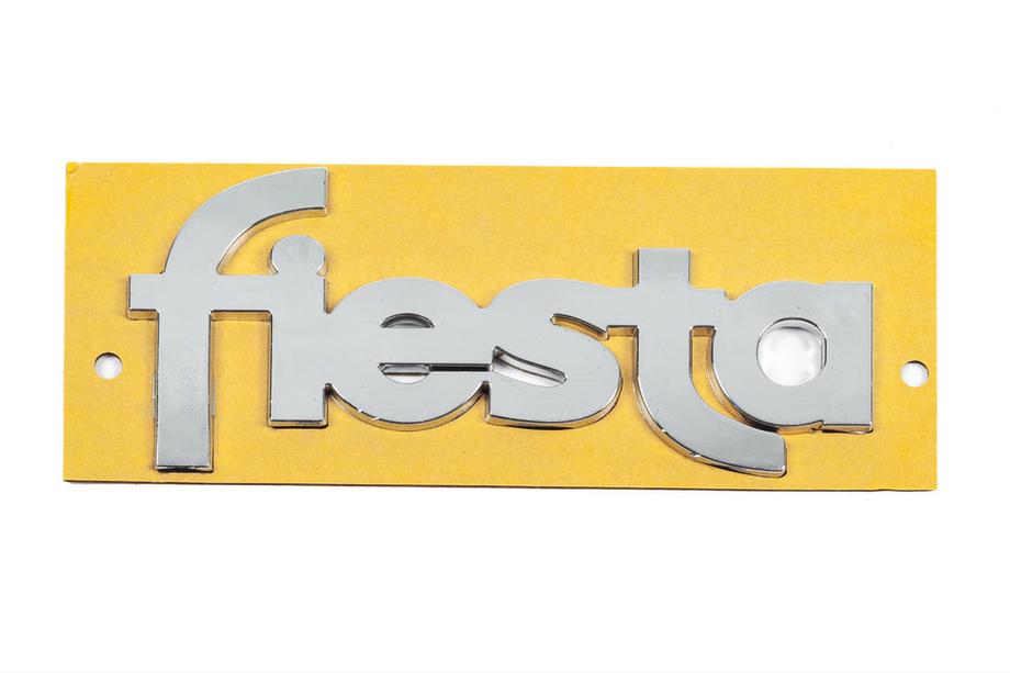 Ford Fiesta 1995–2001 Fiesta emblem YS61B42528AA (117 mm x 52 mm) Foto 1