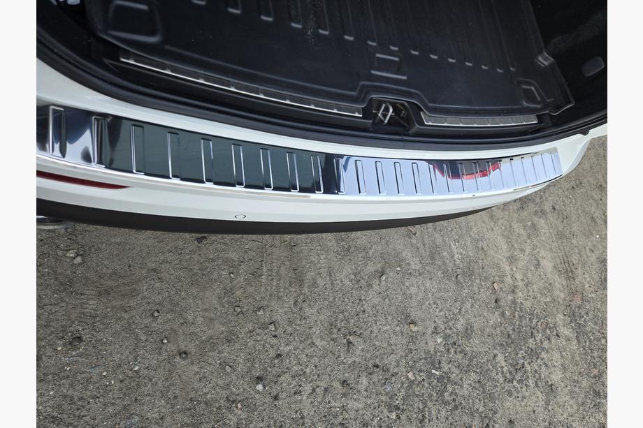 Volvo XC60 2017– Bagkofangerbeskytter Carmos blank (rustfrit stål) Image