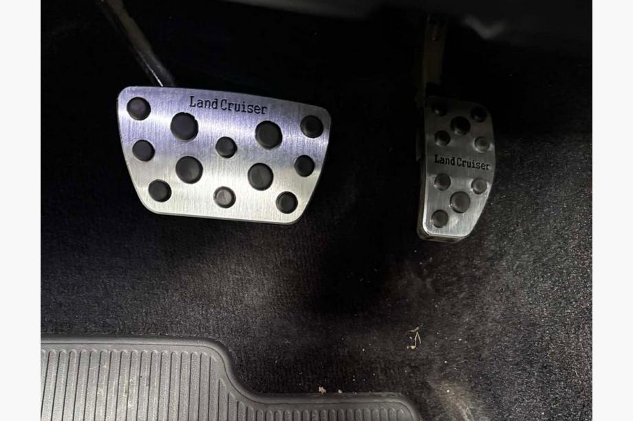 Toyota Land Cruiser 200 2007–2021 Pedalovertræk 2016+ (sæt) Image