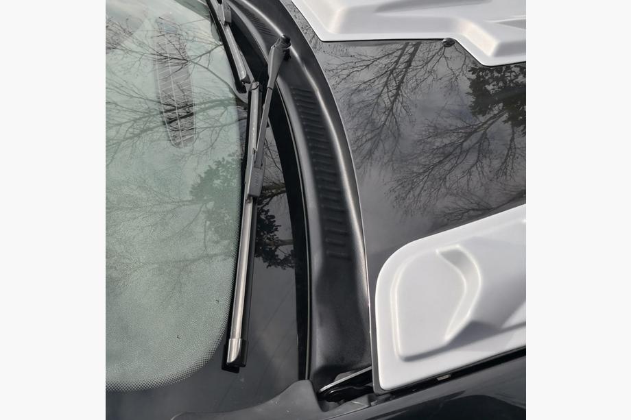 Dacia Duster 2008–2018 Dæksel til torpedoplade (ABS) Foto 2