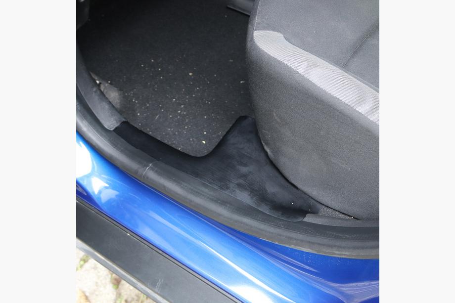 Dacia Duster 2018–2024 Indvendige dørtrinslister EuroCap (5 stk., ABS) Image