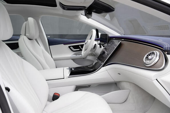 Test af den elektriske sedan Mercedes-Benz EQE (V295) Foto 5
