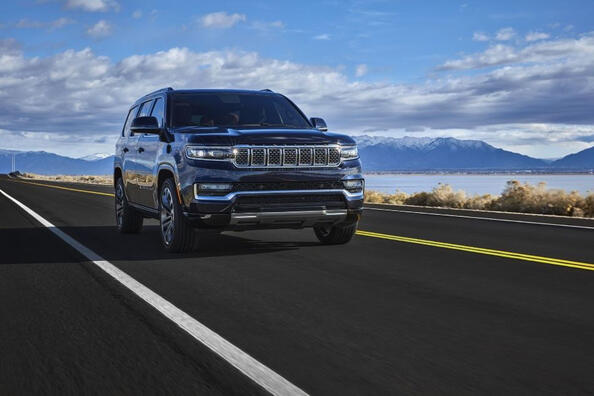 Test af SUV'en Jeep Grand Wagoneer Foto 1